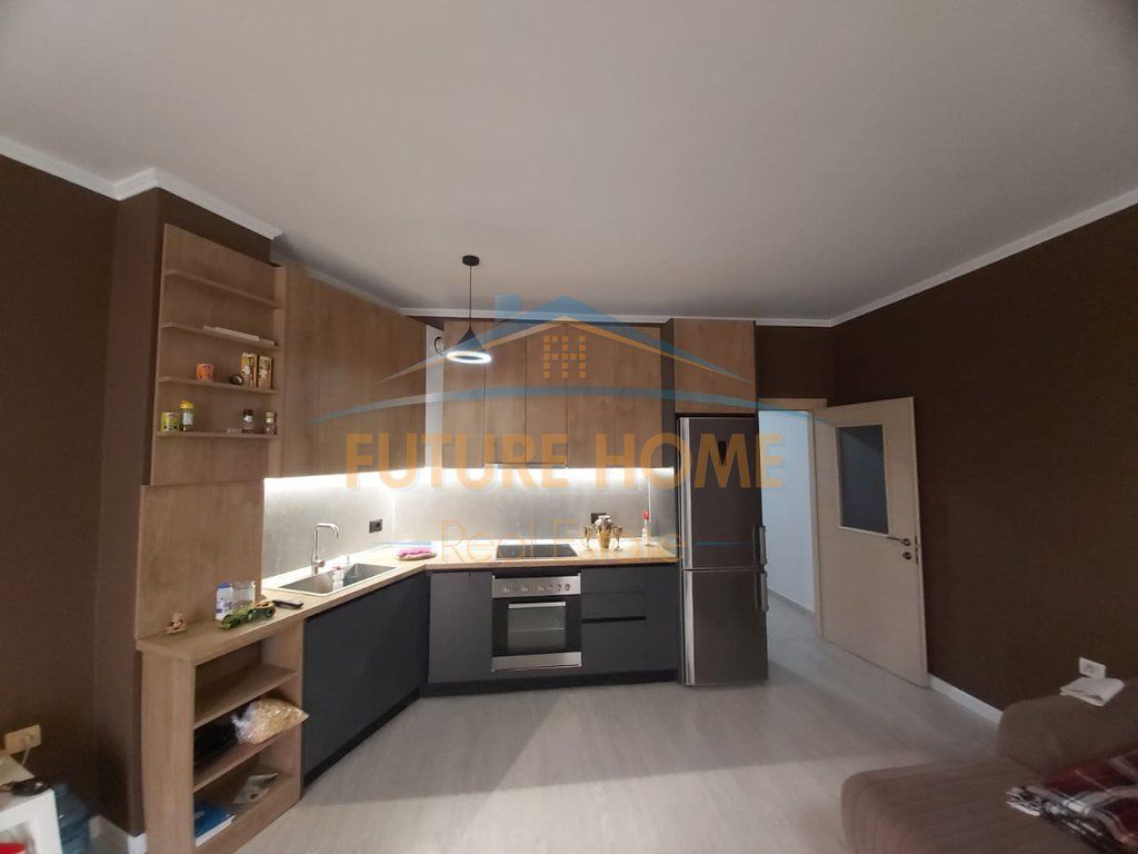 Qira, Apartament 2+1+2, Kopshti Botanik 650 €