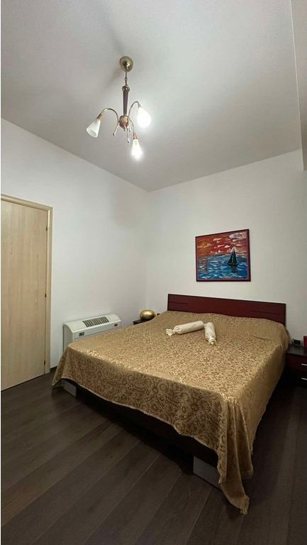 Godinë 4-katëshe për shitje për banim ose biznes!