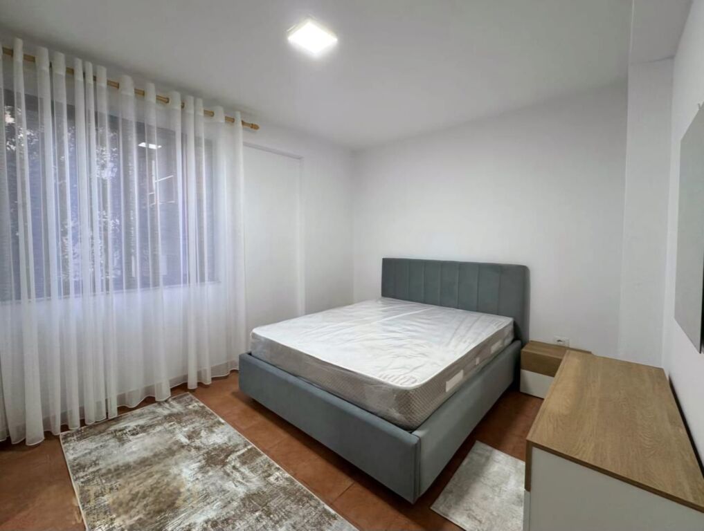 Apartament 2+1 per qera , Xhamia e Tabakeve!