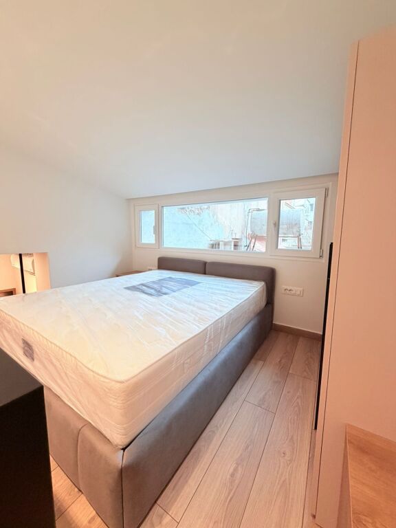 JEPET ME QERA GARSONIERE PRANVERA, DURRES