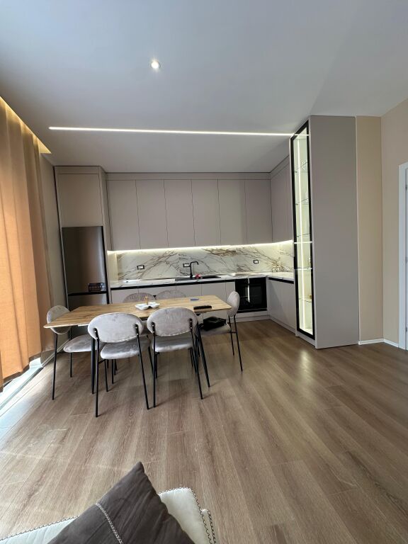 Super appartamento 2+1+2 in affitto al Crocevia Vasil Shanto/1000 euro