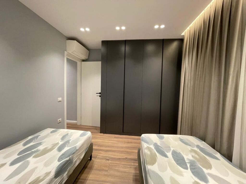 Apartament 2+1 per qira tek Ish-Fusha e Aviacionit.