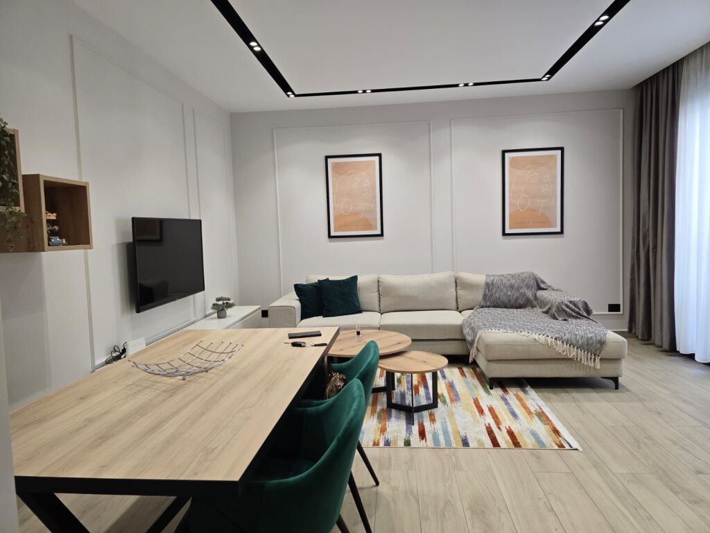 Affittasi 1+1 più posto auto, Teg