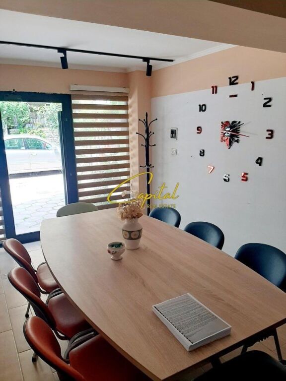 LOCALE COMMERCIALE IN VENDITA 41 M2 MYSLYM SHYRI 105.000 EURO