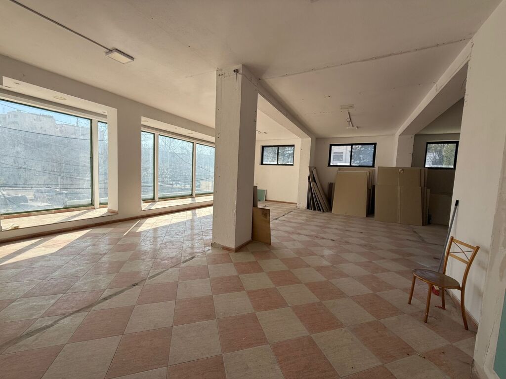 COMMERCIAL SPACE FOR RENT, NEAR THE MINISTRY OF FOREIGN AFFAIRS, TIRANA!