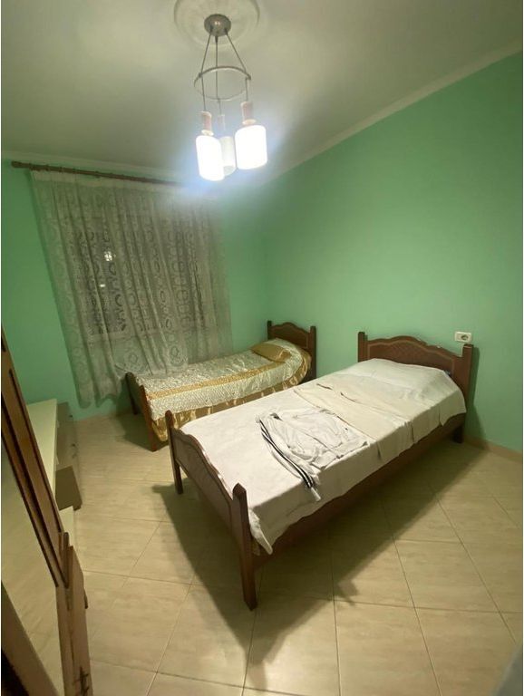 AFFITTASI APPARTAMENTO 3+1+2 IN VIA SAMI FRASHERI