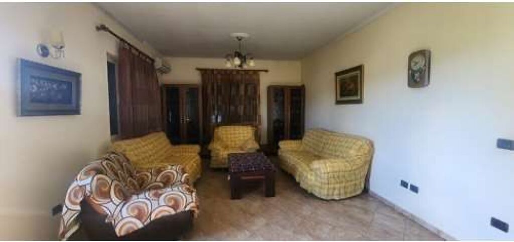 Villa in vendita Peze Helmas