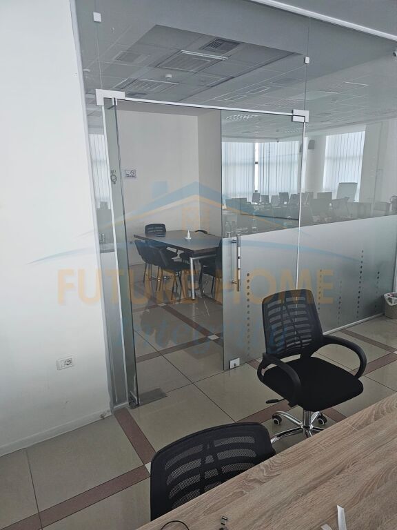 Qera, Ambient Biznesi, Komuna e Parisit, Tiranë..