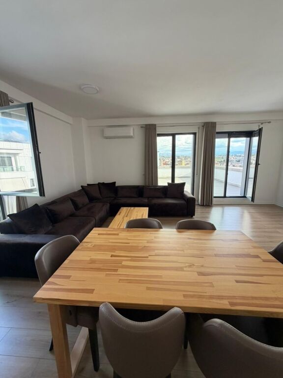 🏡 Appartamento 2+1 con veranda in vendita a Rezidenca Erli