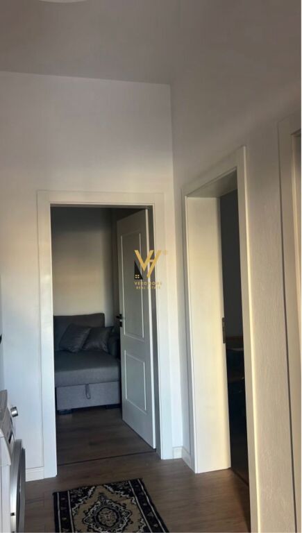 JEPET APARTAMENT 1+1 ME QIRA TE BULEVARDI I RI 400 EURO