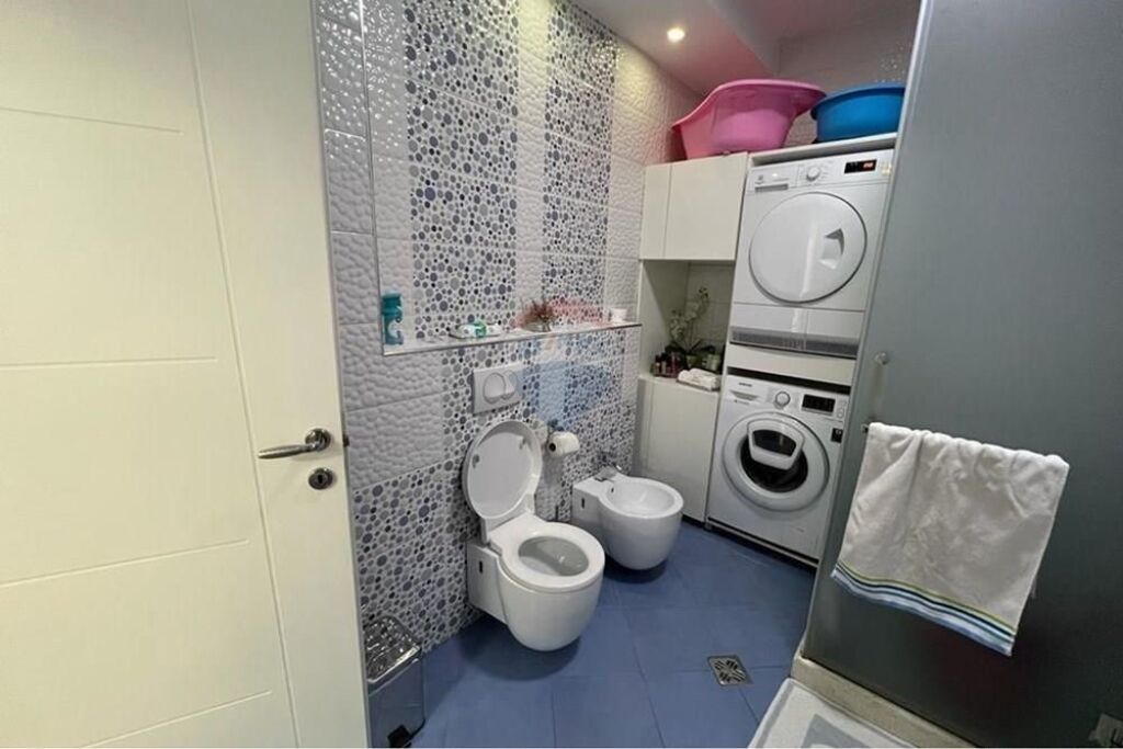 Apartament për Shitje  2+1+2– Rruga e Thesarit, Fresk, Tiranë