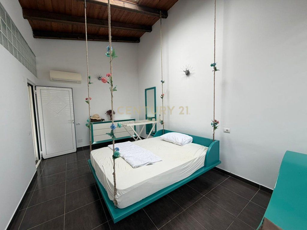 3-storey Villa For Sale in Qerret! 1,000,000 €