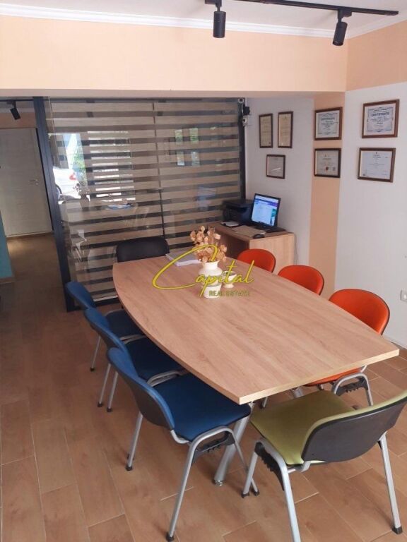 LOCALE COMMERCIALE IN VENDITA 41 M2 MYSLYM SHYRI 105.000 EURO