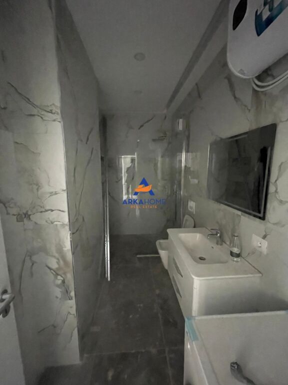 JEPET APARTMENT ME QERA 1+1+BALLKON "ZOGU I ZI" 1000 EURO