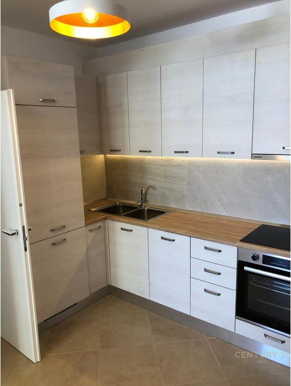 SHITET APARTAMENT 1+1 TEK UJI I FTOHTE NE VLORE