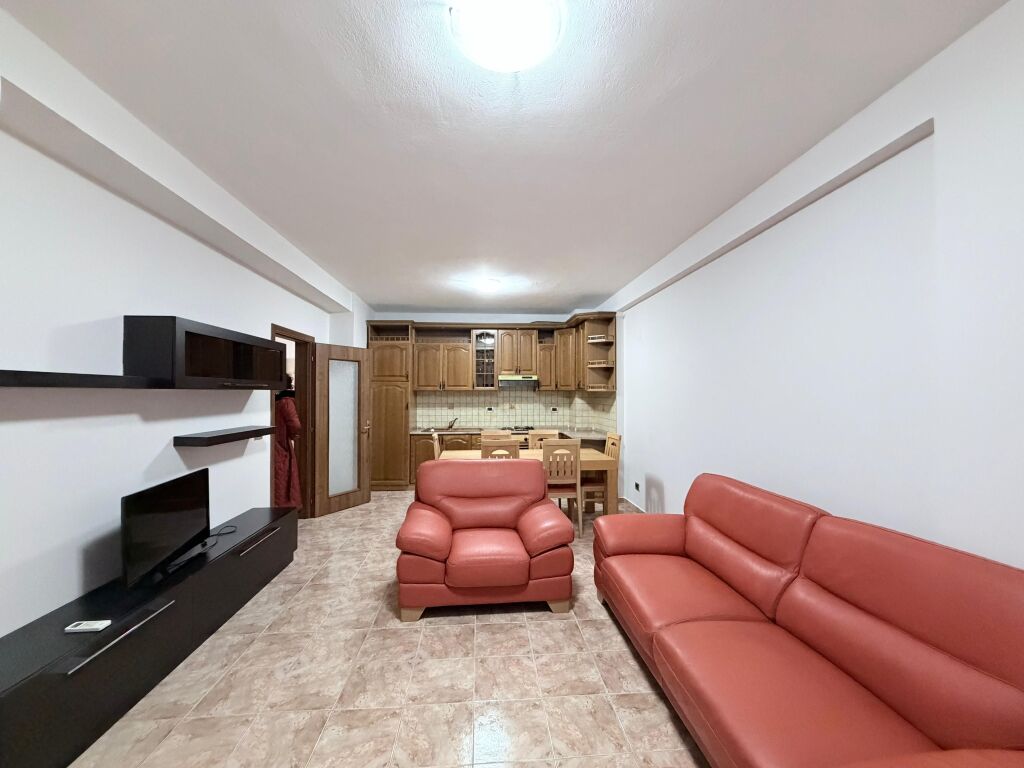 JEPET ME QIRA: APARTAMENT 2+1 – RRUGA "HIM KOLLI"
