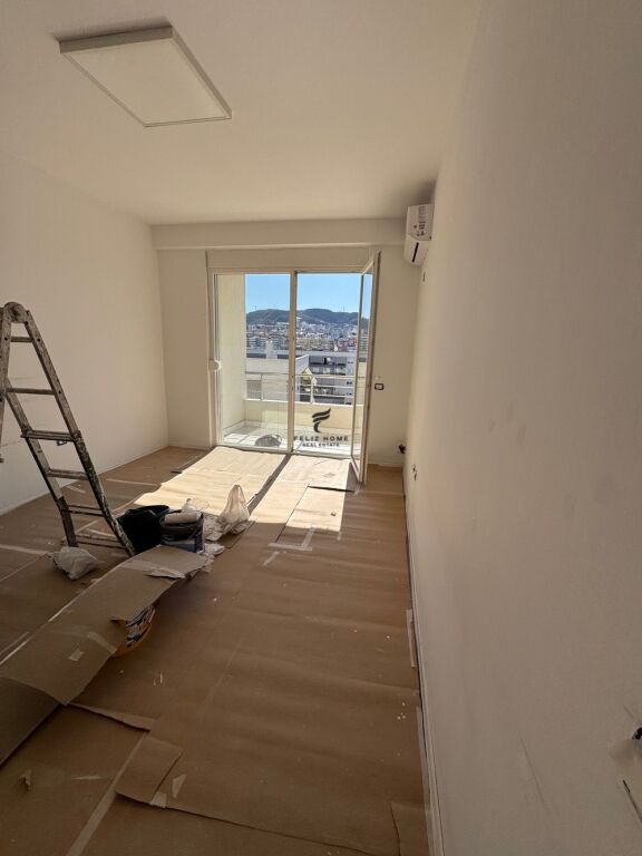 OFFICE FOR RENT 85 M2 PARIS COMMUNE 700 EURO