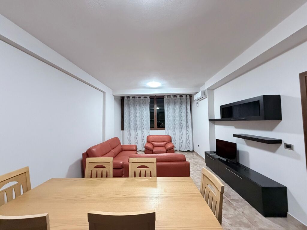 JEPET ME QIRA: APARTAMENT 2+1 – RRUGA "HIM KOLLI"