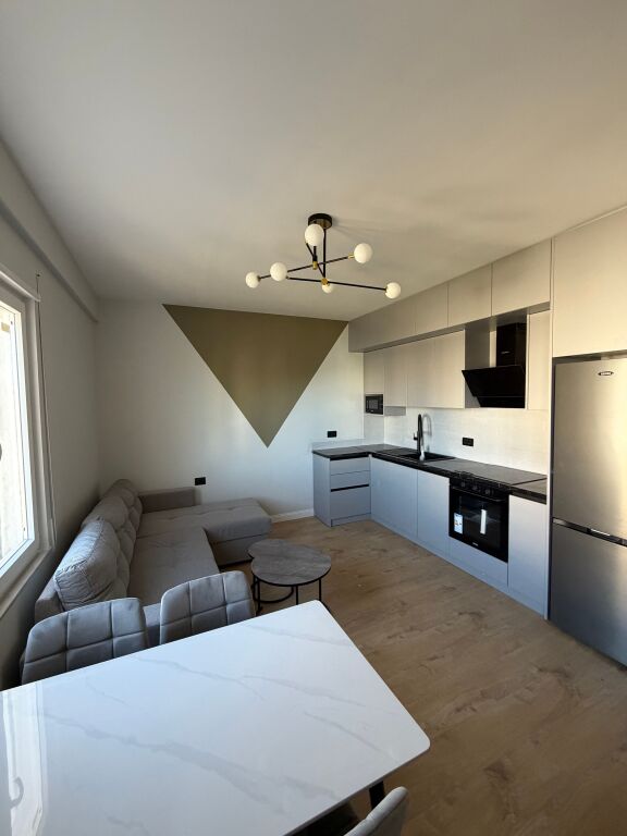 🏡 Appartamento 1+1 in vendita a Shkëmbin e Kavajës