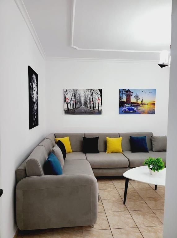 ME QIRA APARTAMENT 1 + 1 TEK SHKOLLA E KUQE !!