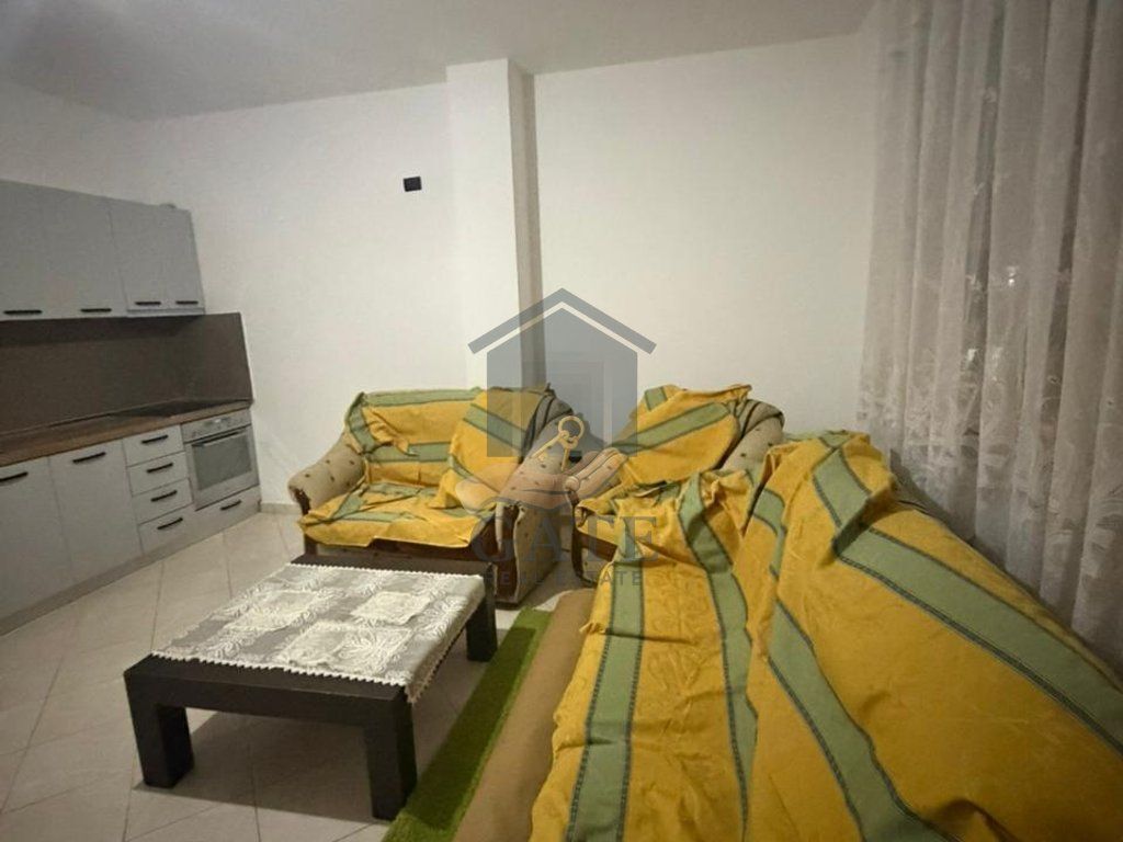 Apartament 1+1 me qira në zonën e Ish-Kënetës.