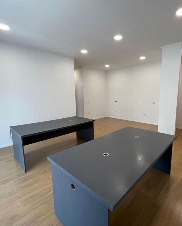 ZYRE ME QERA 100 M2 DELIORGJI 150.000 LEKE