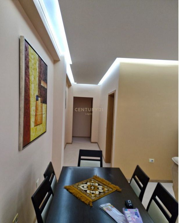 Appartamento 2+1 in affitto – vicino a Via Kosovarëve 750 € /Mese