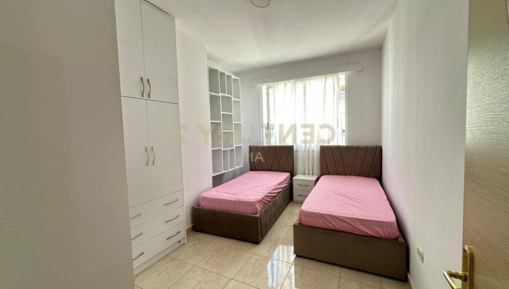 Appartamento in affitto ad Astir 2+1