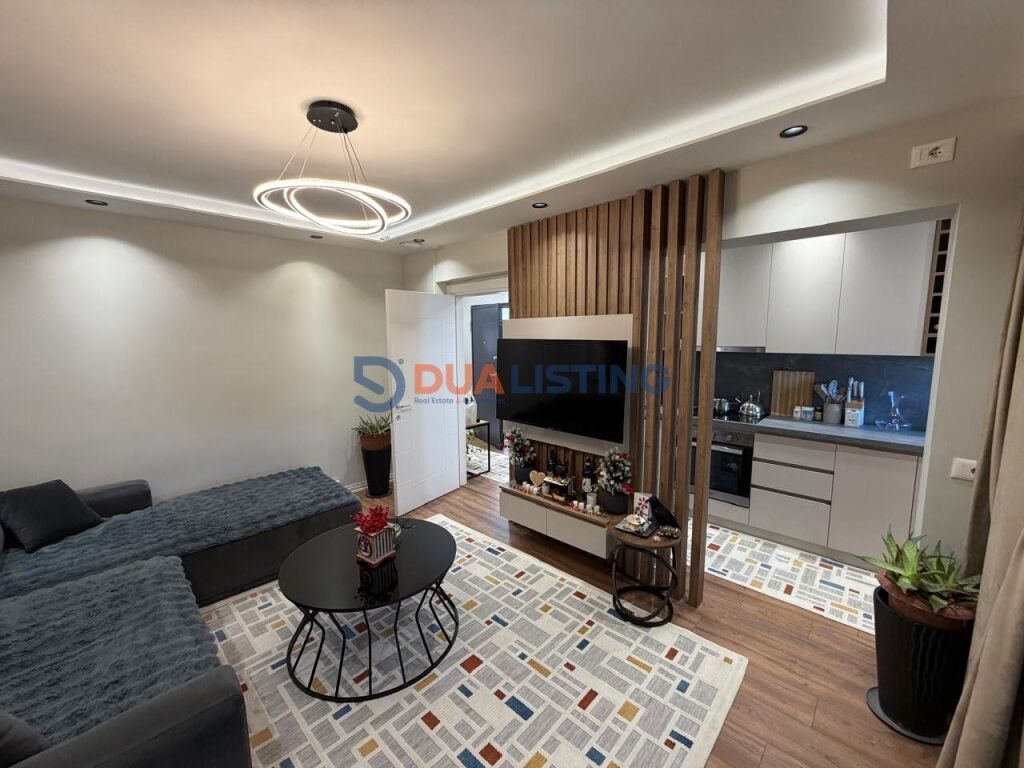 Appartamento 1+1 in vendita, Incrocio 21Dhjetori !