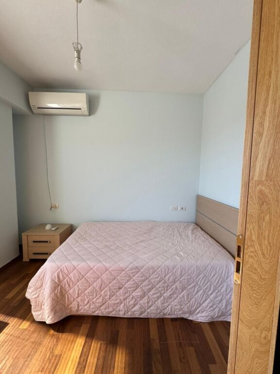 appartamento in affitto 2+1+2 a Globe in via Kavaja