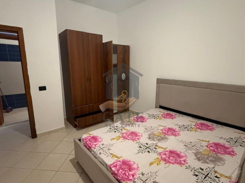 Apartament 1+1 me qira në zonën e Ish-Kënetës.