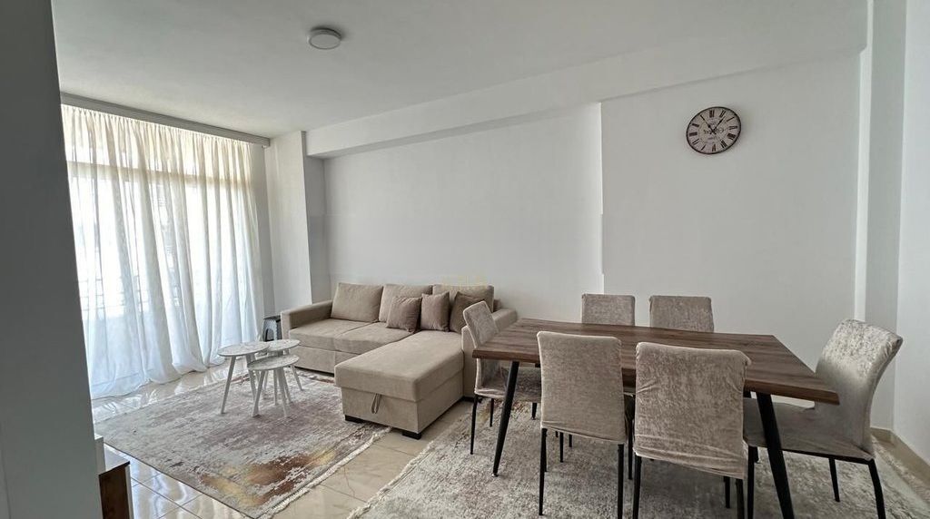 Appartamento in affitto ad Astir 2+1