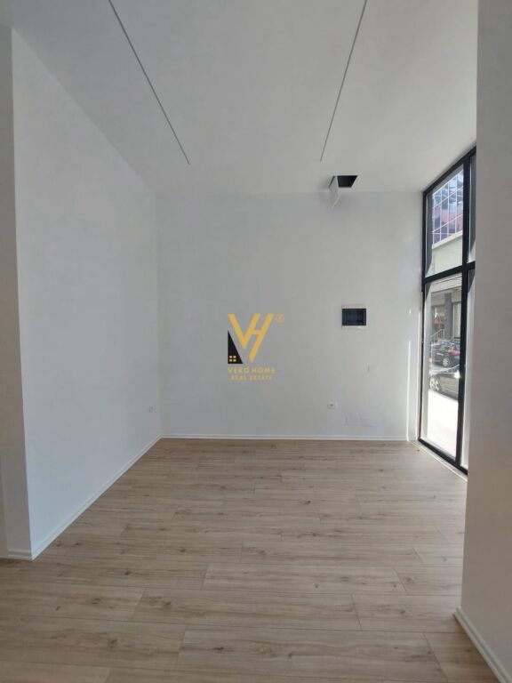 JEPET DYQAN 40 M2 ME QERA TE MINE PEZA 100.000 LEKE