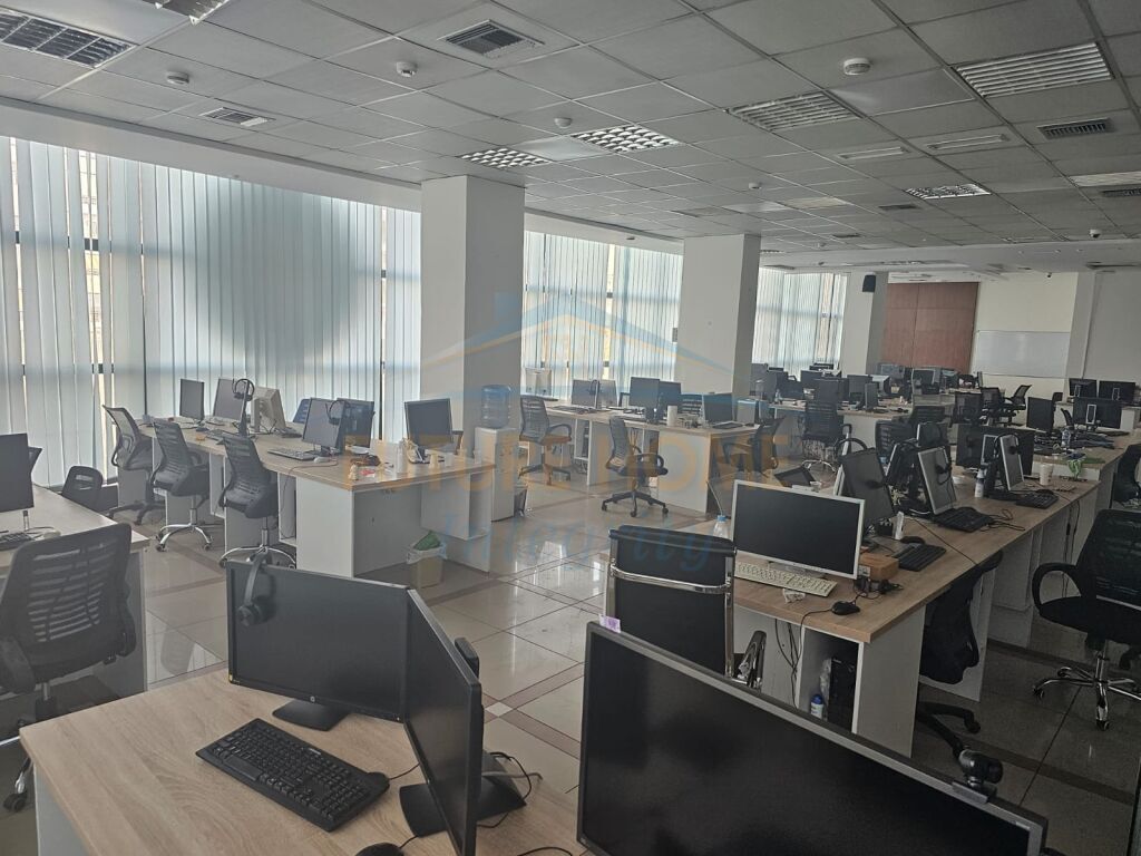 Qera, Ambient Biznesi, Komuna e Parisit, Tiranë..