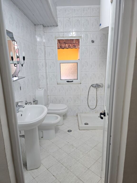 Appartamento 1+1 in affitto, Porcelan vicino a UET 430 mila lek