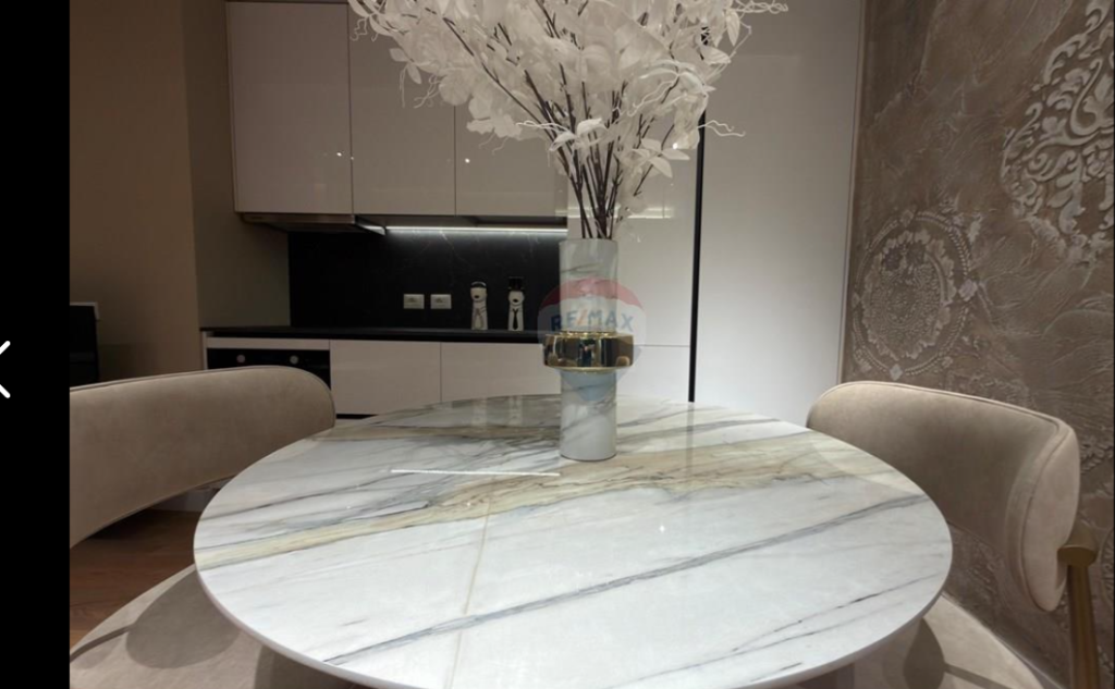 Apartament per shitje 1+1 tek Sheshi Skenderbej