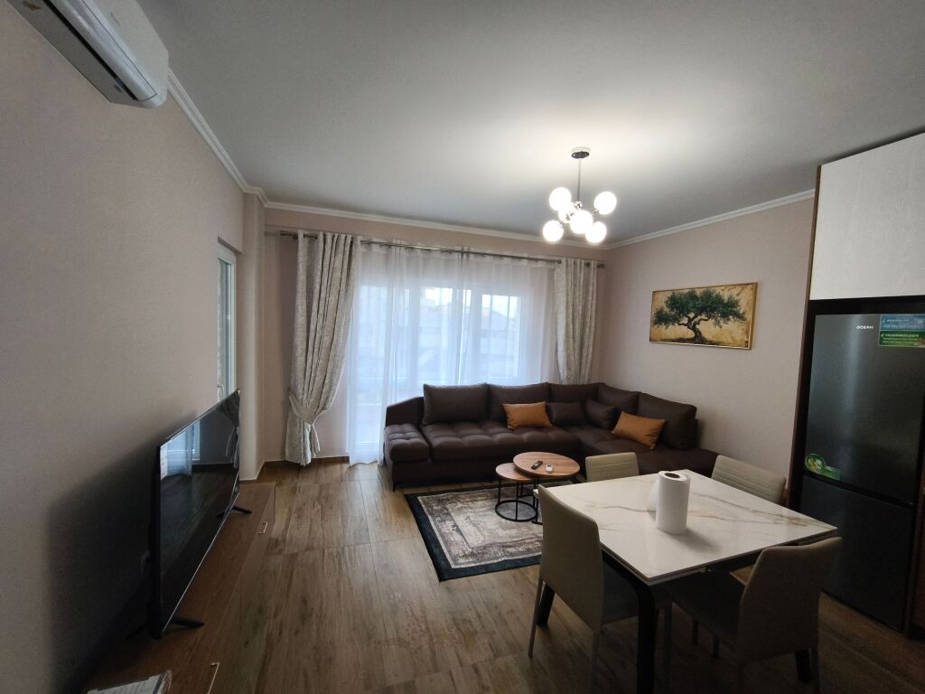 Affittasi 1+1 Zogu i zi con parcheggio