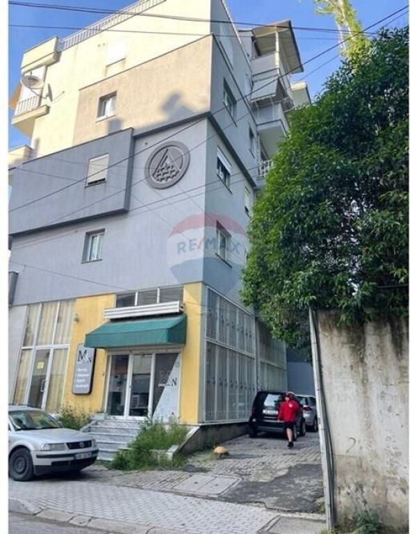 Shitet apartament 2+1 me Hipoteke ne Fresk !