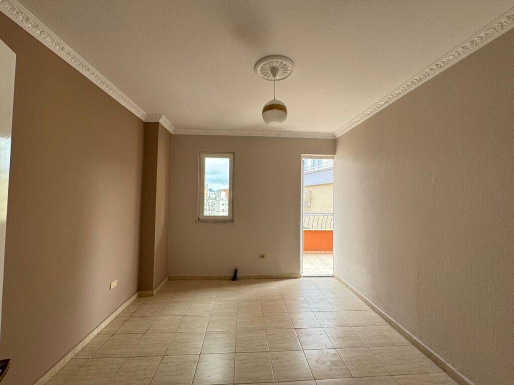 * 2+1 a -Komuna e Parisit*