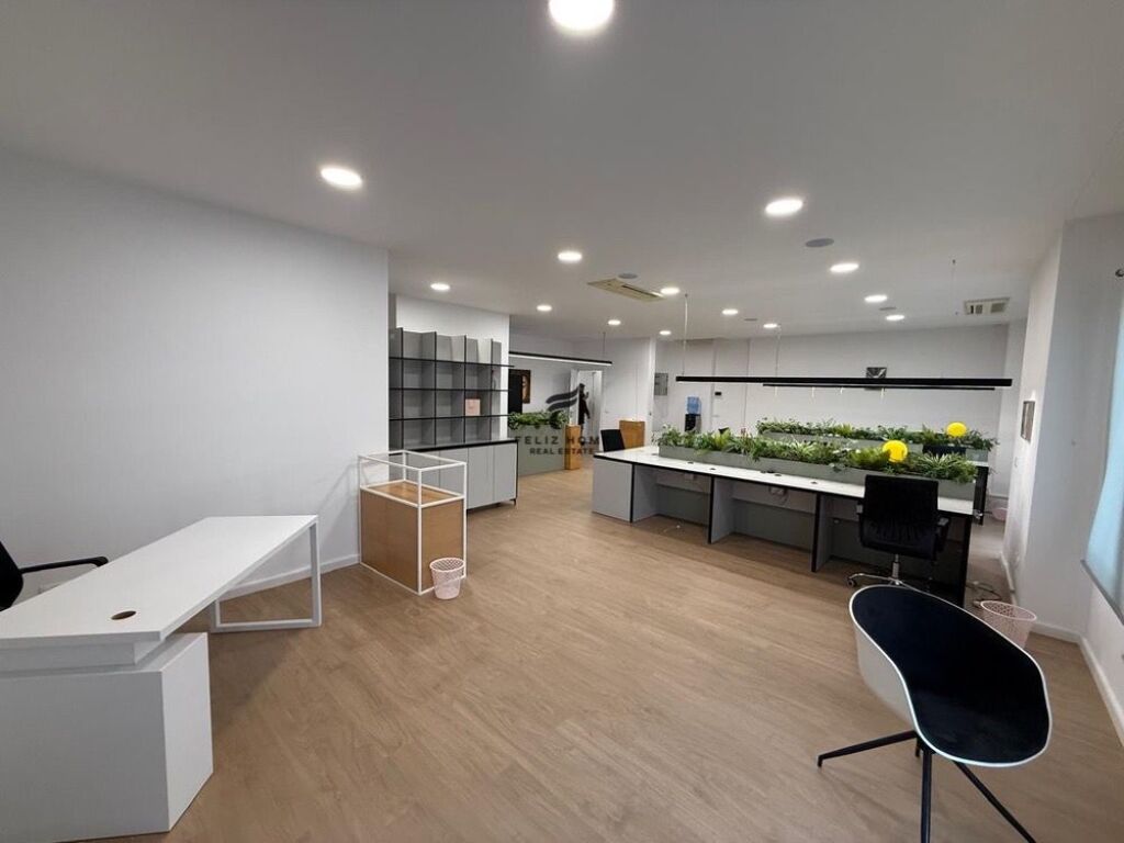 ZYRE ME QERA 180 M2 DELIORGJI 250.000 LEKE