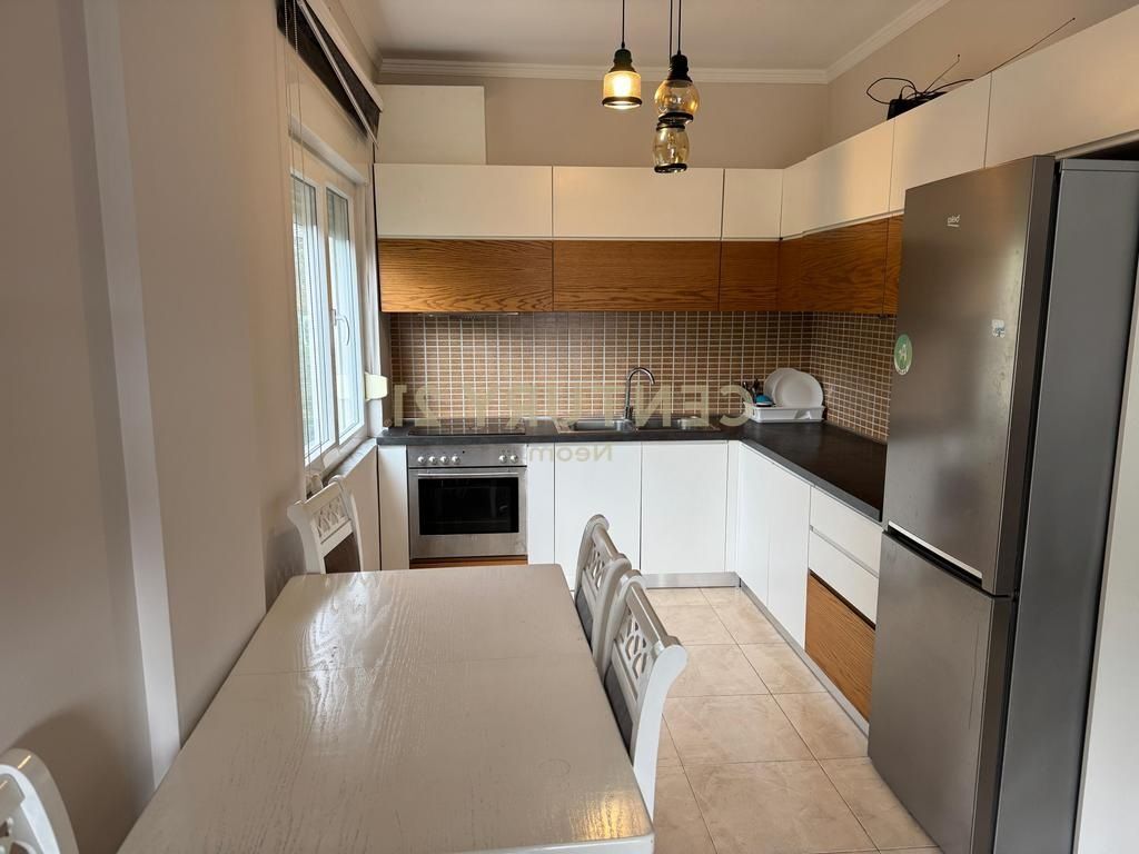 appartamento 2+1 vicino al palazzo delle brigate è dato