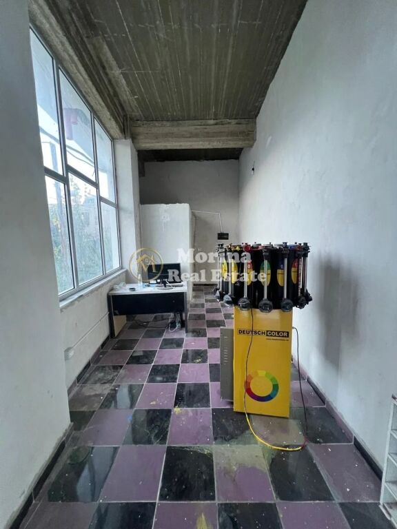 Qera | Ambjent Biznesi/zyre | Yzberisht | 250 €/muaj