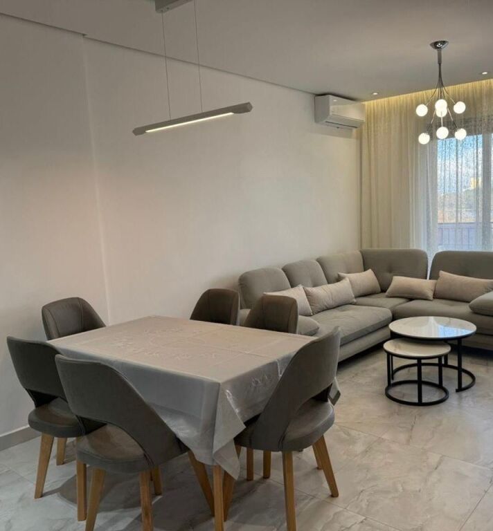 Jepet 1+1 me qera tek liqeni i thate