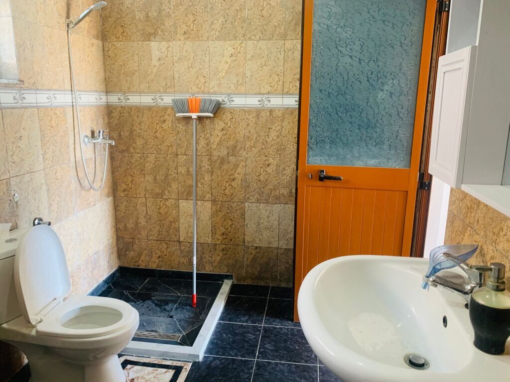 For rent 1st floor of a Private House at Royal Gaz, Former Kenete