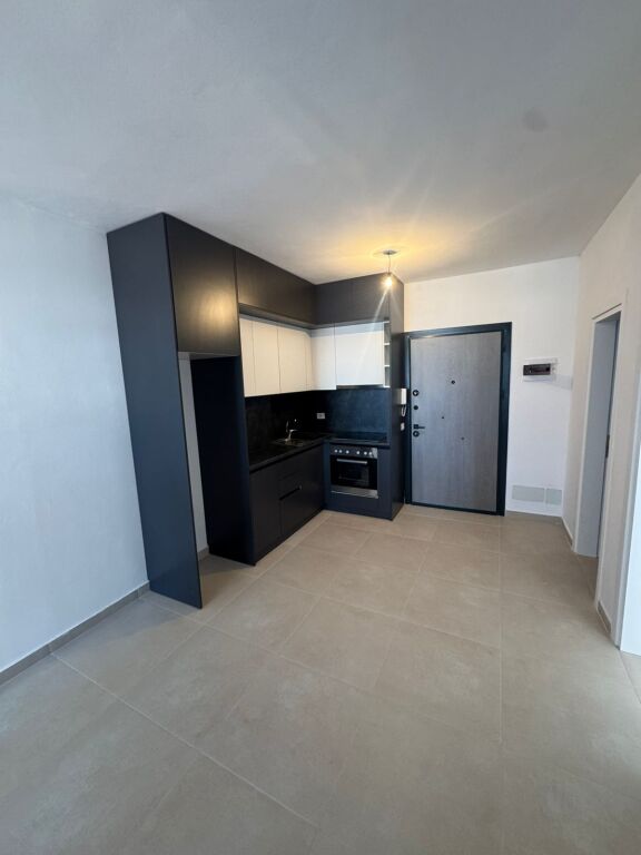 Affittasi appartamento 2+1, vicino ai Vigili del Fuoco - Durazzo 300€