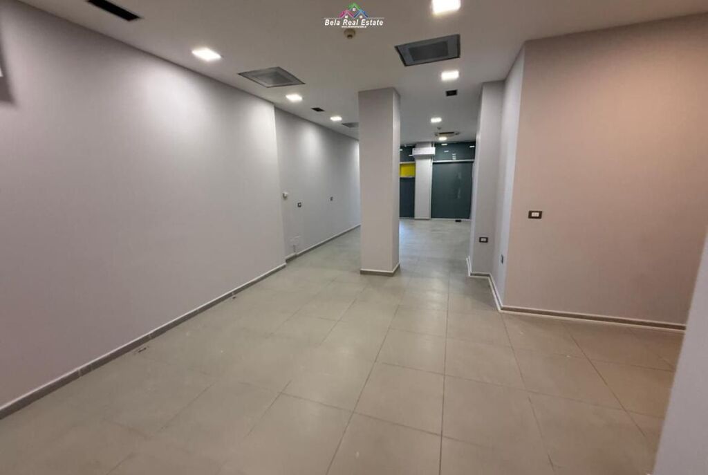 Ufficio in affitto in Via Kavaja (ID BZ2800) Tirana