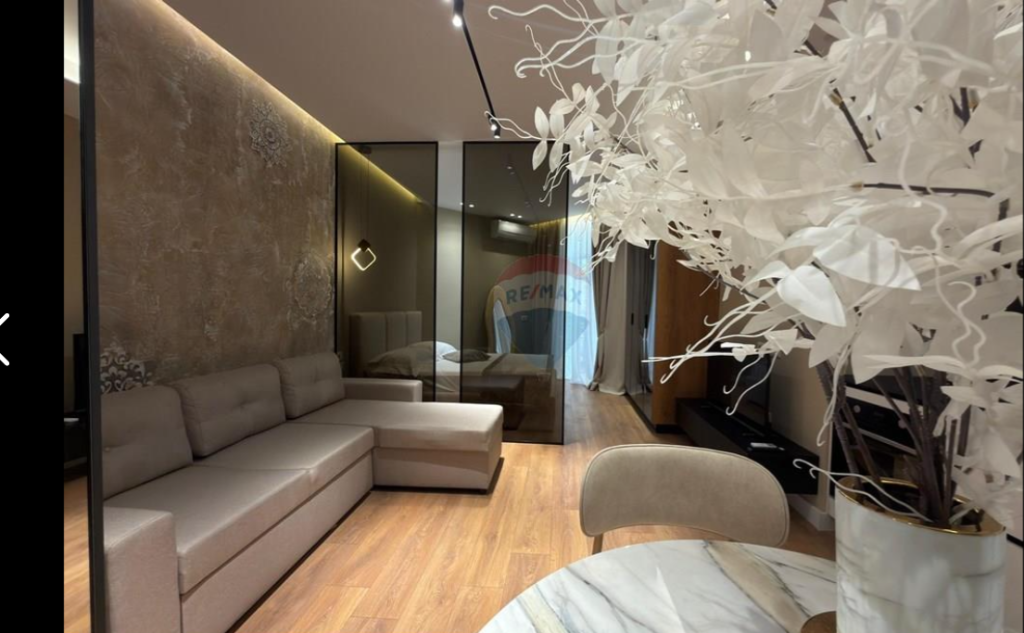 Apartament per shitje 1+1 tek Sheshi Skenderbej