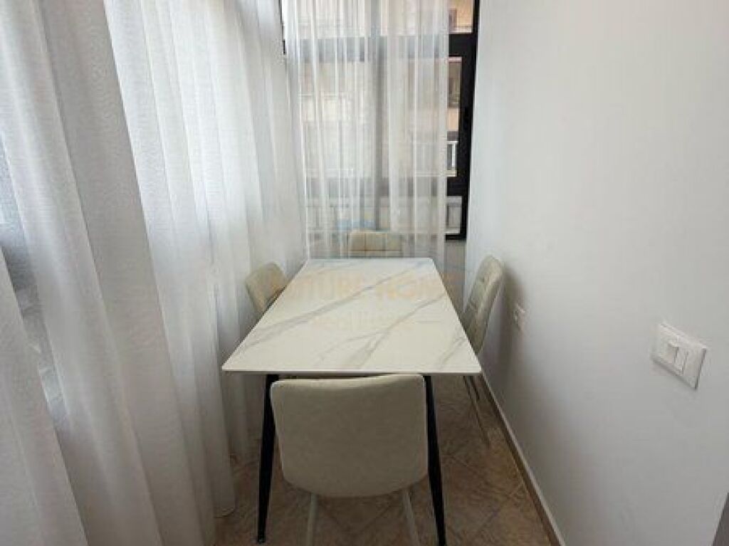 Qera, Apartament 1+1, Komuna e Parisit