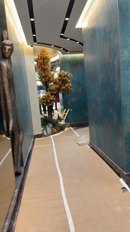 JEPET ZYRE 120 M2 ME QIRA TE RRUGA E KOSOVARVE 2.500 EURO