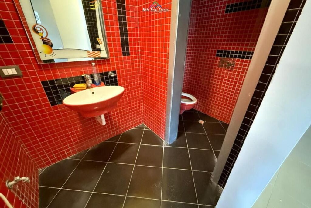 Ufficio in affitto in Via Kavaja (ID BZ2800) Tirana